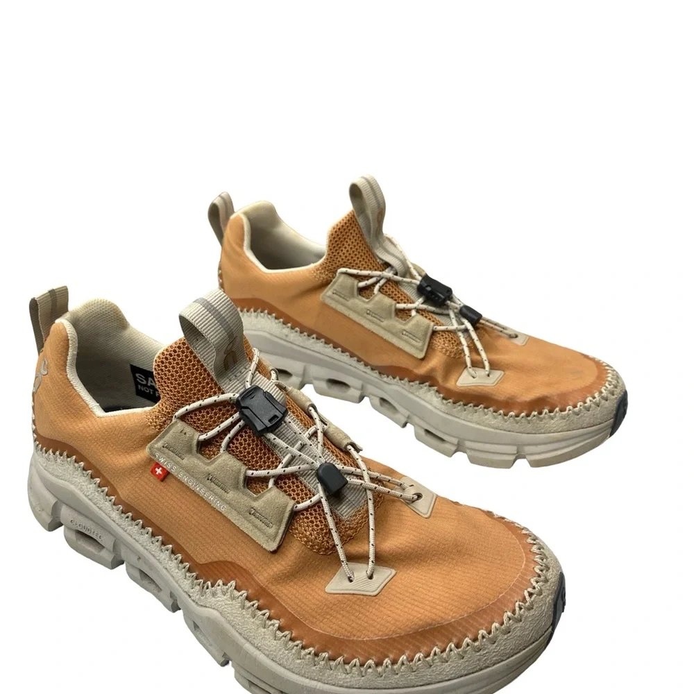 On Running Tan and White Women's hiking Sneakers woman’s size 7.5 - Picture 9 of 11